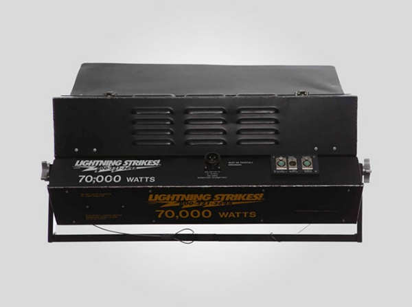 LOC. J. LIGHTNING STRIKES 70 000W - 3
